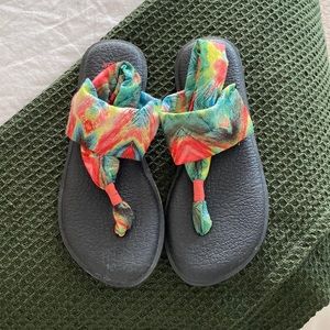 Sanuk sandles